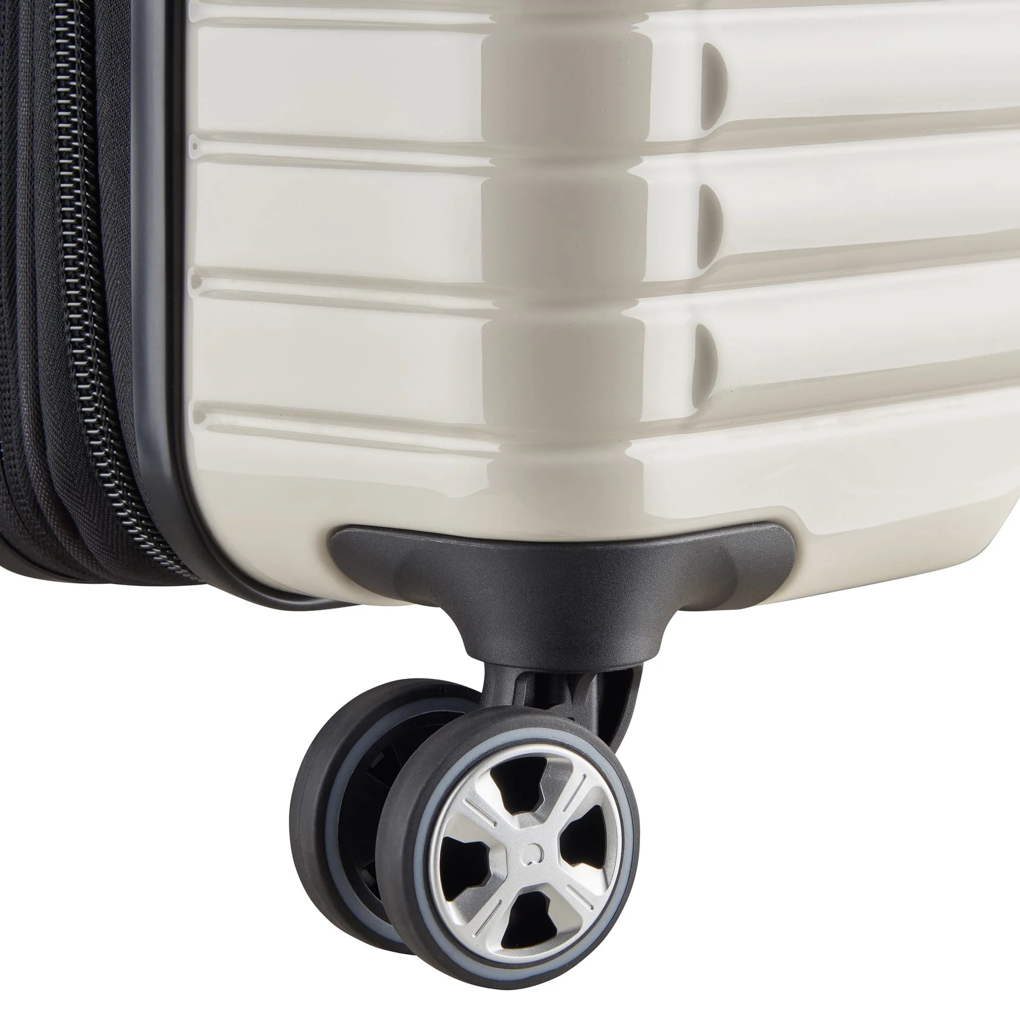 Cruise 3.0 - Carry-On Plus Expandable Spinner - Image 41