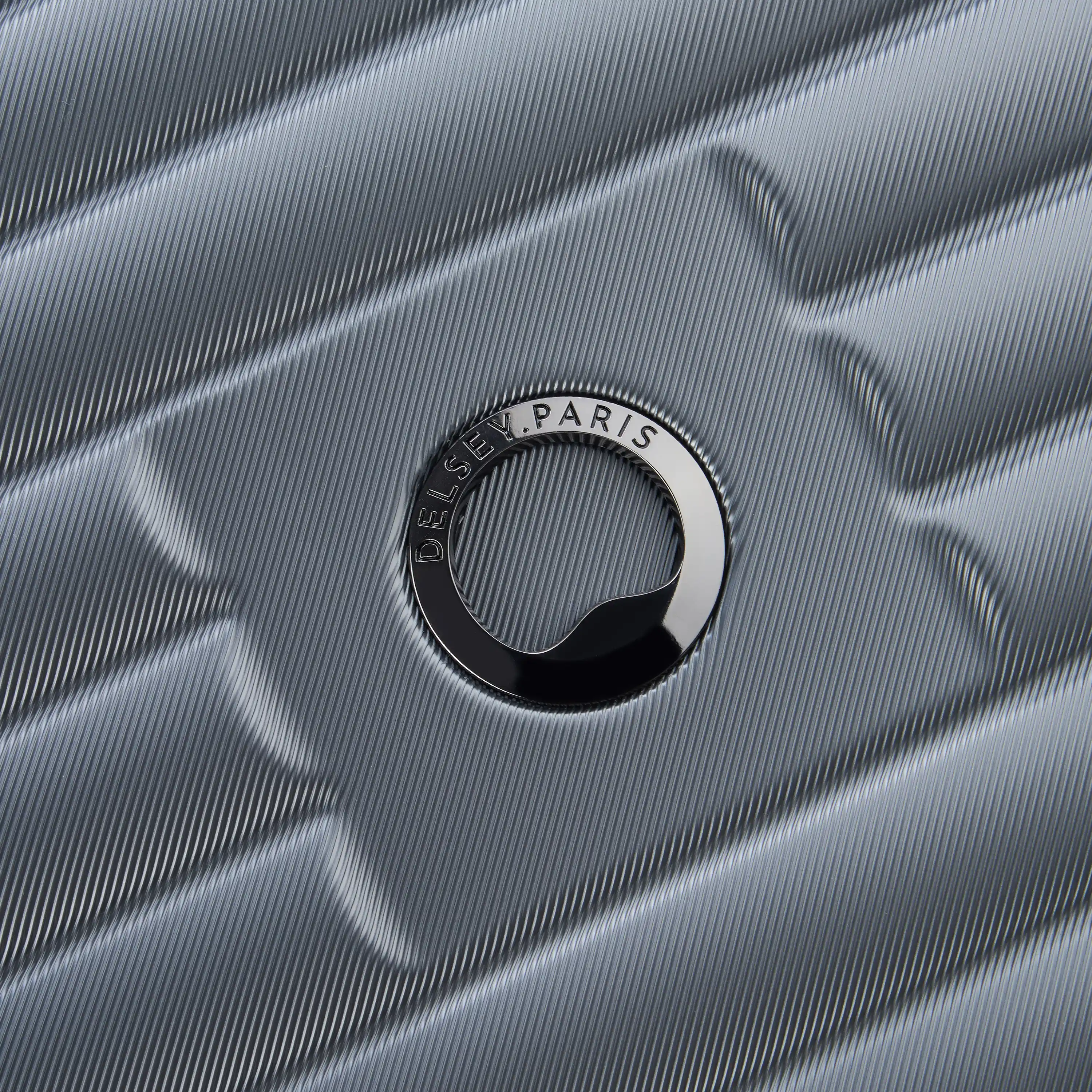 Cruise 3.0 - Large Expandable Spinner - Image 33